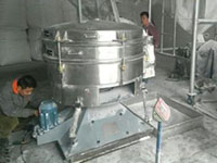 Sieving metal powder