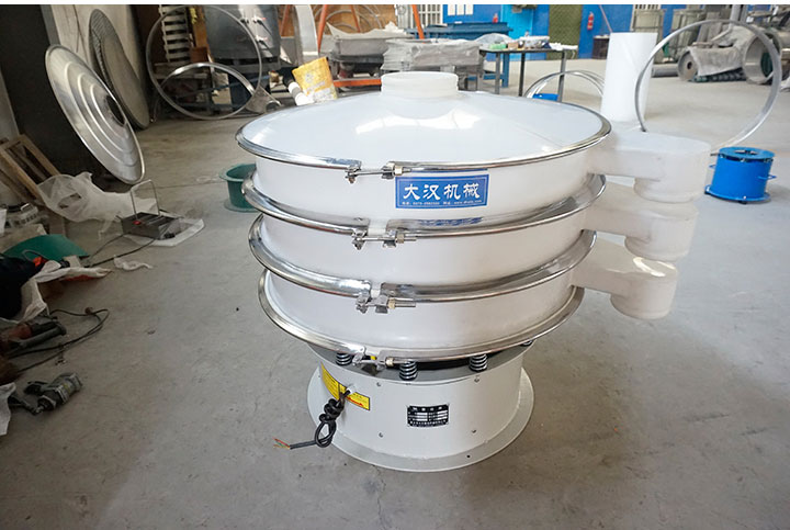 There are several kinds of rotary vibrating screen material? What are their advantages?